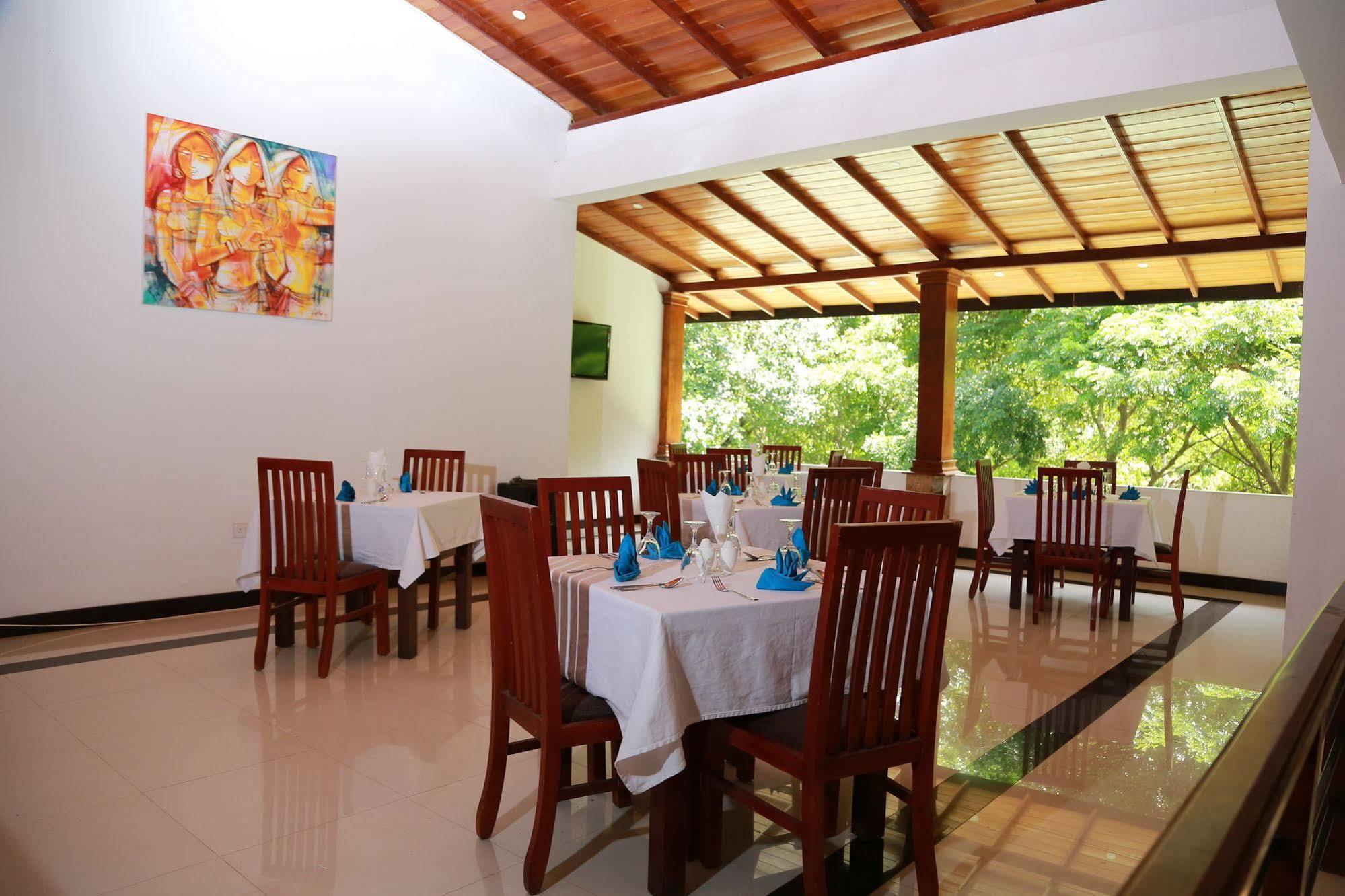 Grand Kalundawa - Dambulla'S Hidden Secret Hotel Exterior photo